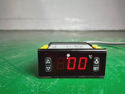 이중 에어백 밀폐와 고강도 유니버설 바퀴가 있는 조절 가능한 산업용 냉각장치 12