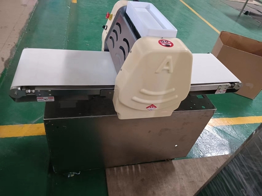 전기 반죽 압축 요리 장비 / 패스트 푸드 주방 장비 370mm 롤러 0.4KW 전력