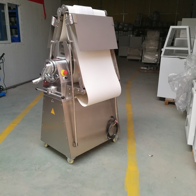 230kg 주방 요리 장비 0.5-38mm 롤러 조절 범위와 0.75kw 전력