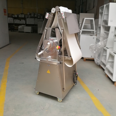 230kg 주방 요리 장비 0.5-38mm 롤러 조절 범위와 0.75kw 전력