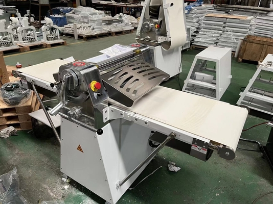 220V/380V 수직 반죽 잎 6.5kg 최대 반죽 무게 롤러 조절 범위 0.5-38mm