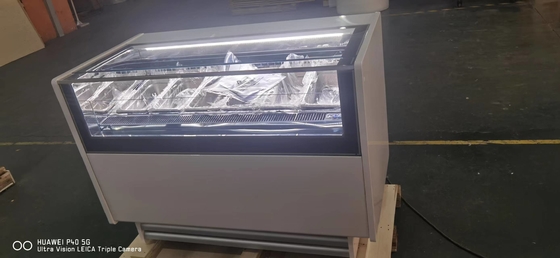 6 이탈리아 팬 환기 냉장 장치는 -16°C ~ -18°C 1050W 전력 220-240V 젤라토 아이스크림 디스플레이.